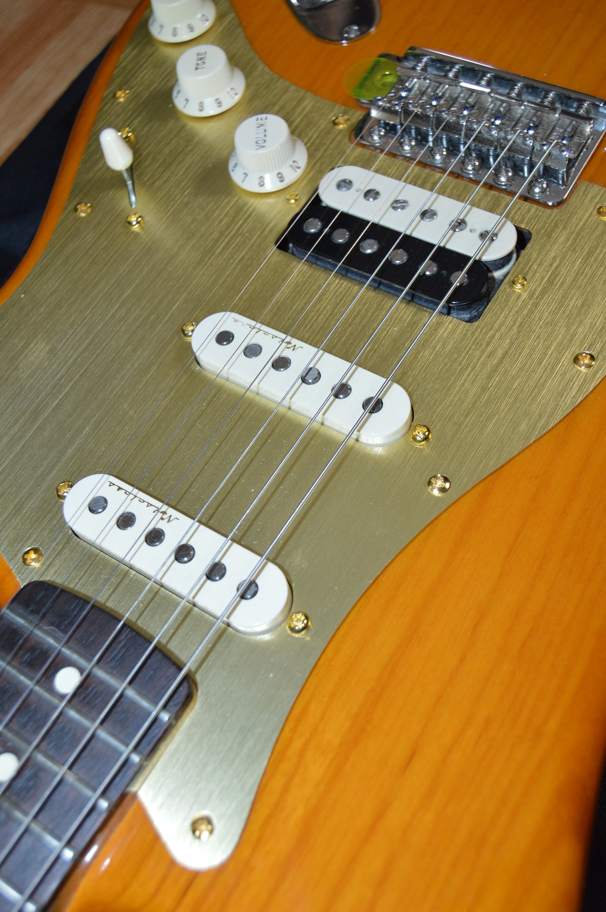 FSR Amber Transparent Stratocaster TBX Boost, Noiseless with Atomic Bucker